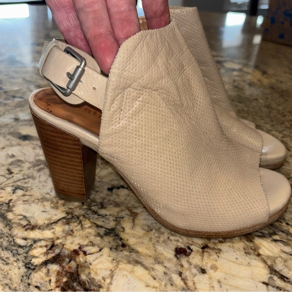 Gentle Souls Cream Peep-Toe Block Heels - Picture 2 of 8